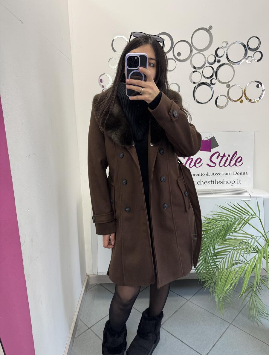 NOVITÀ Cappotto midi con dettaglio eco pelliccia