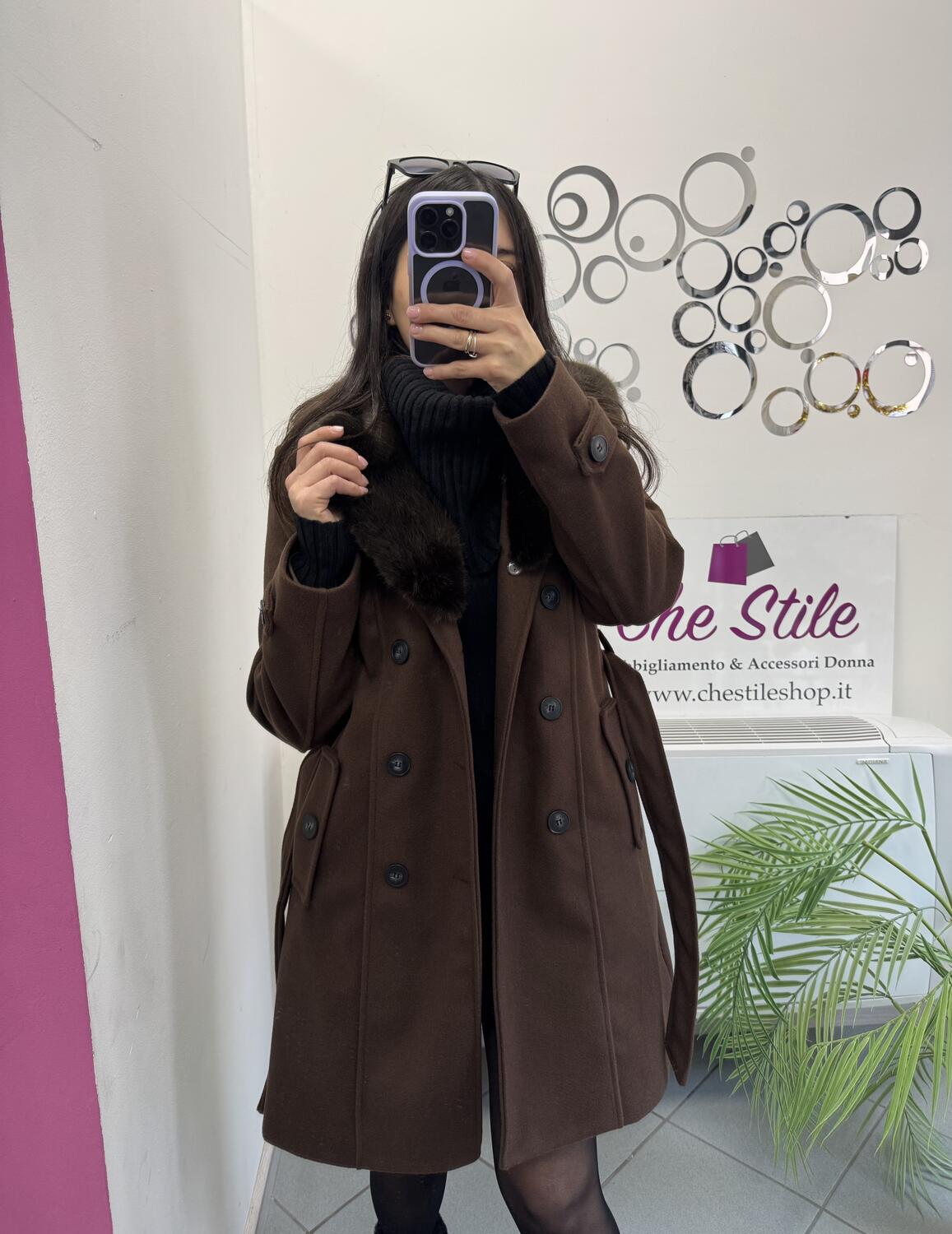 NOVITÀ Cappotto midi con dettaglio eco pelliccia