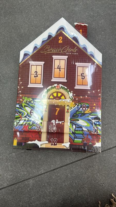 CALENDARIO DELL'AVVENTO BRAVE GIRL