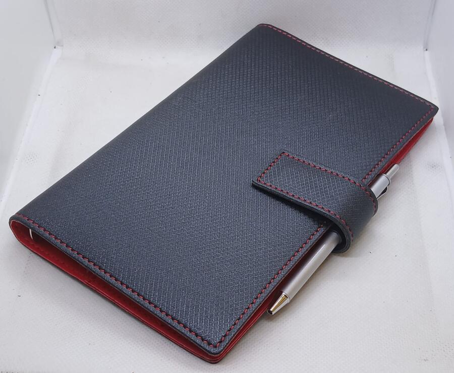 Agenda Organizer ad Anelli slim diam. 15 mm - con penna – formato Medium 9x17 cm