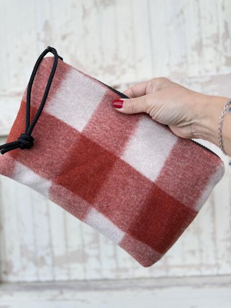 Clutch quadri rossi