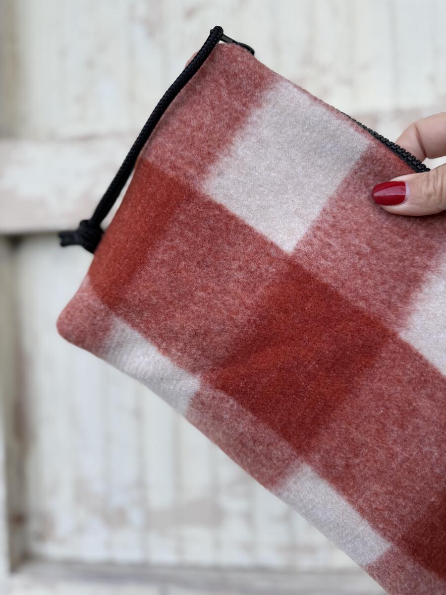 Clutch quadri rossi