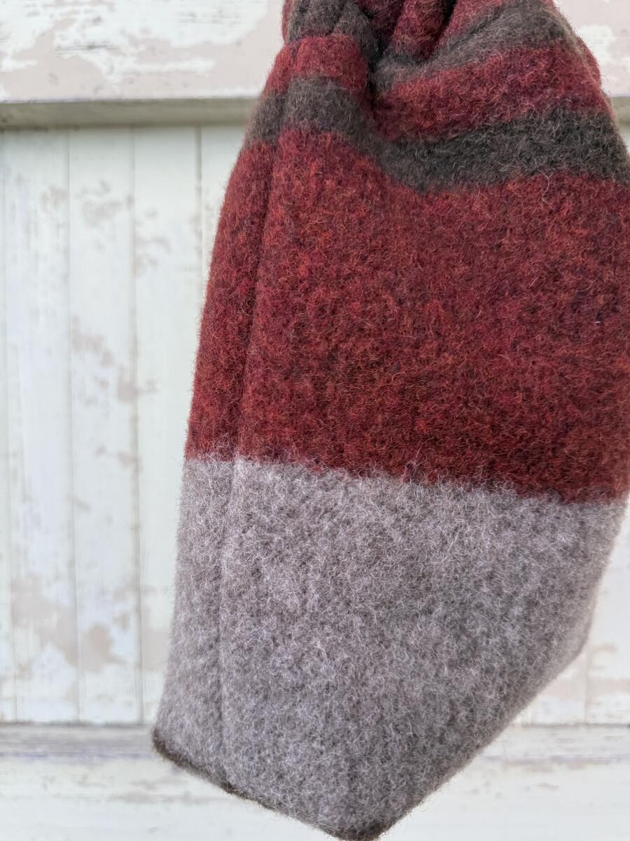 Secchiello marrone e bordeaux 