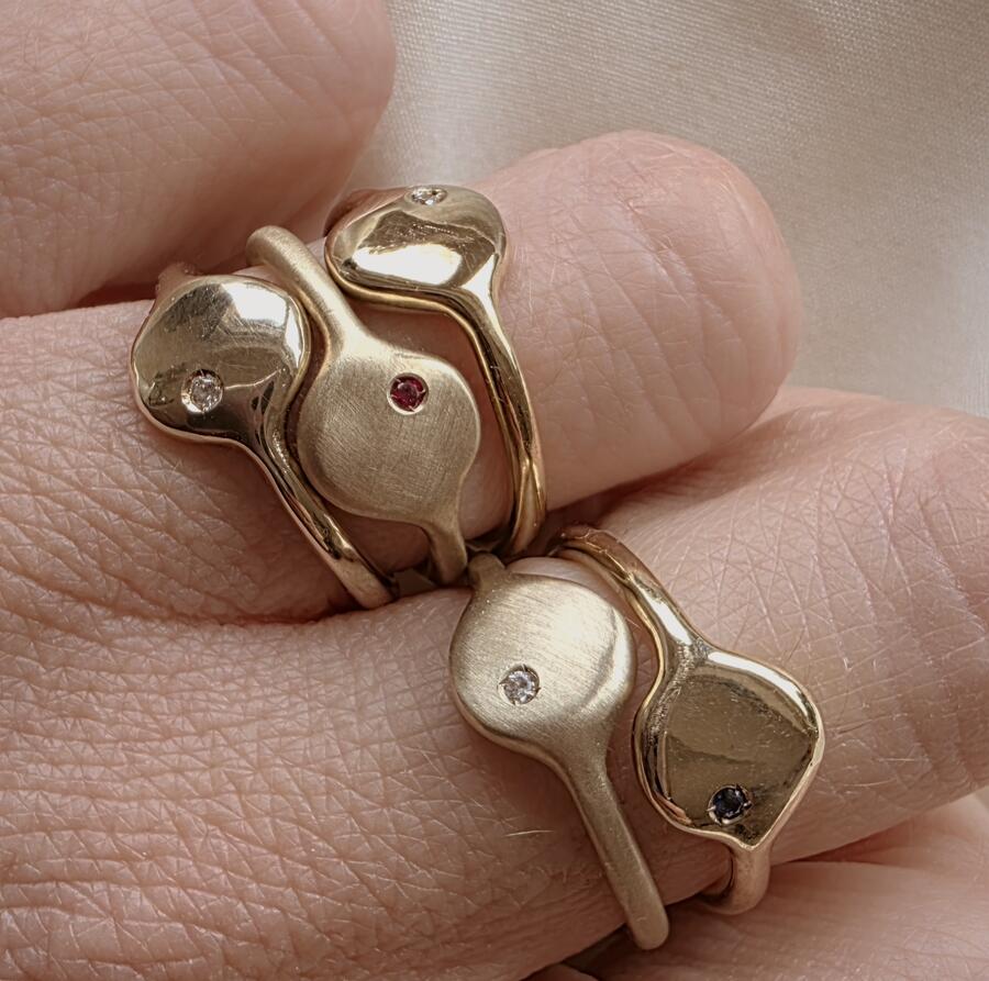 Anello pepita con pietra di nascita in pronta consegna