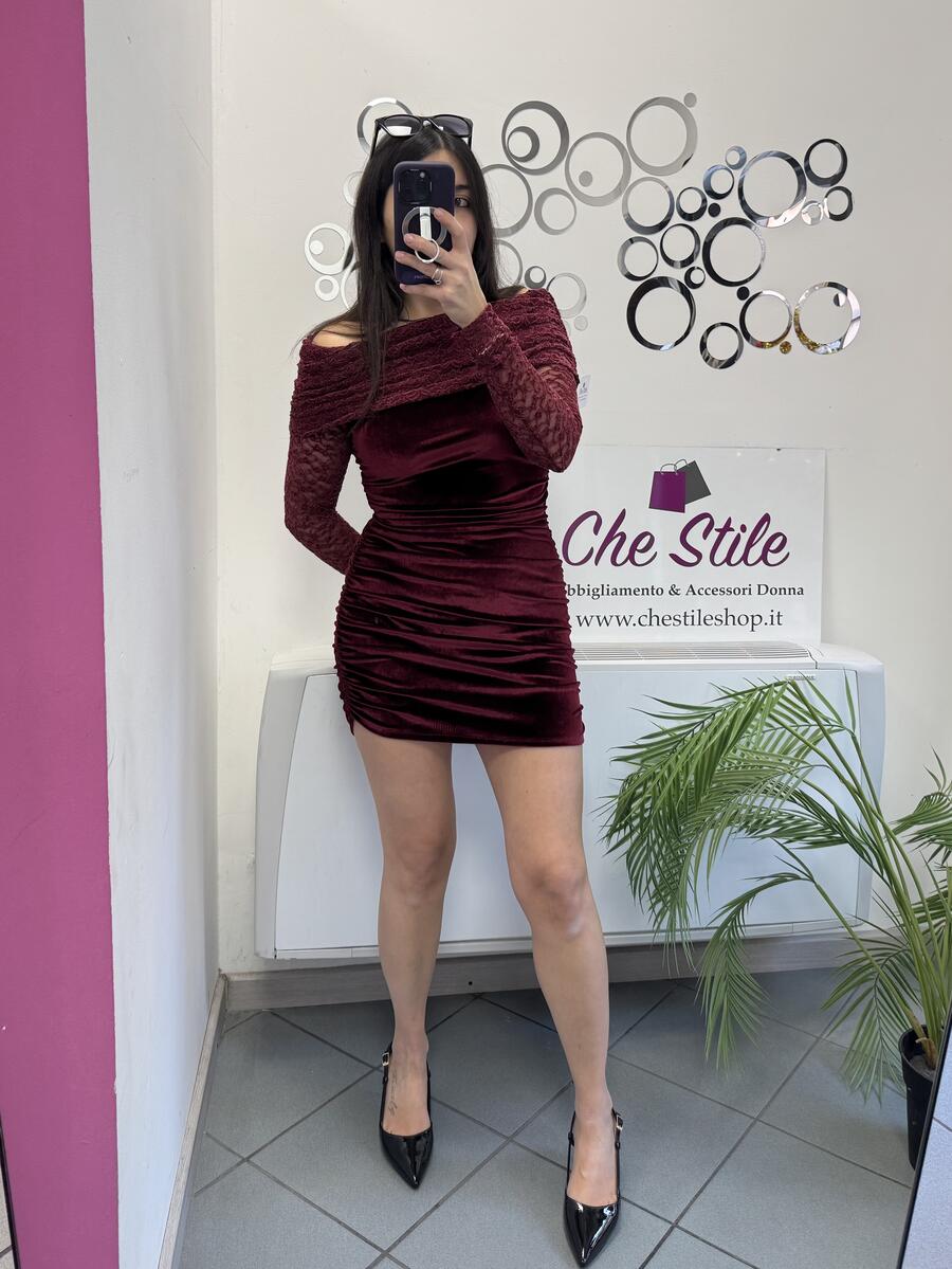 NOVITÀ Abitino in velluto con dettagli in pizzo