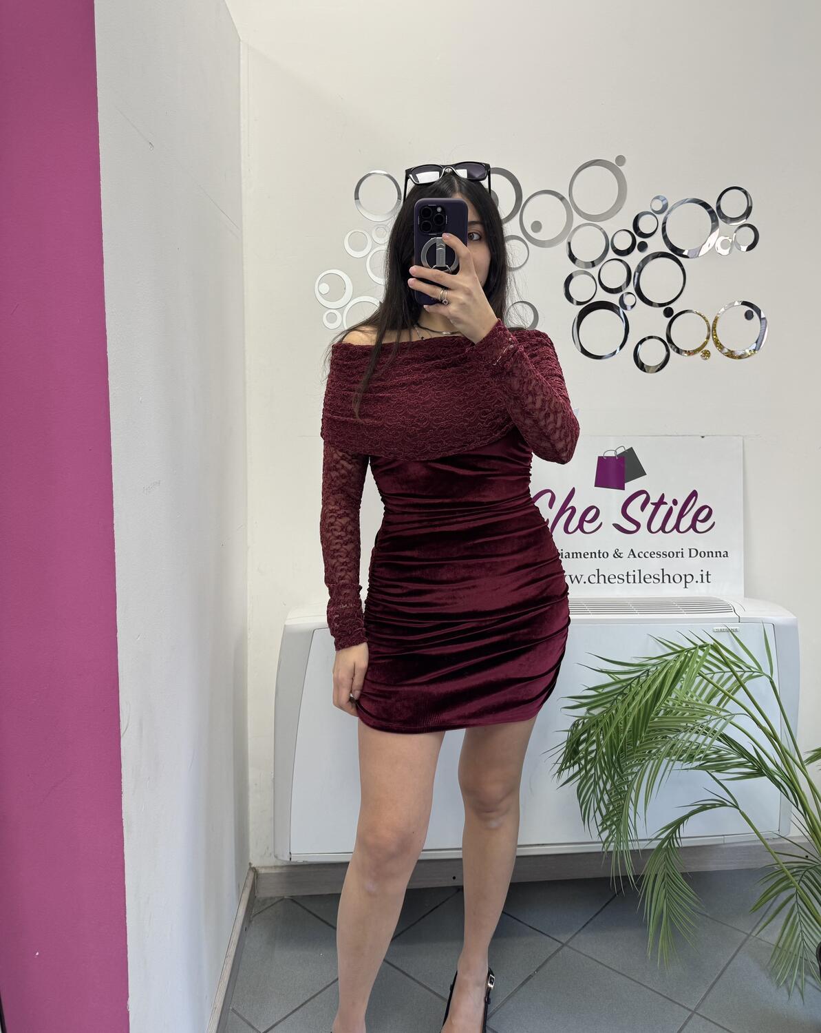 NOVITÀ Abitino in velluto con dettagli in pizzo