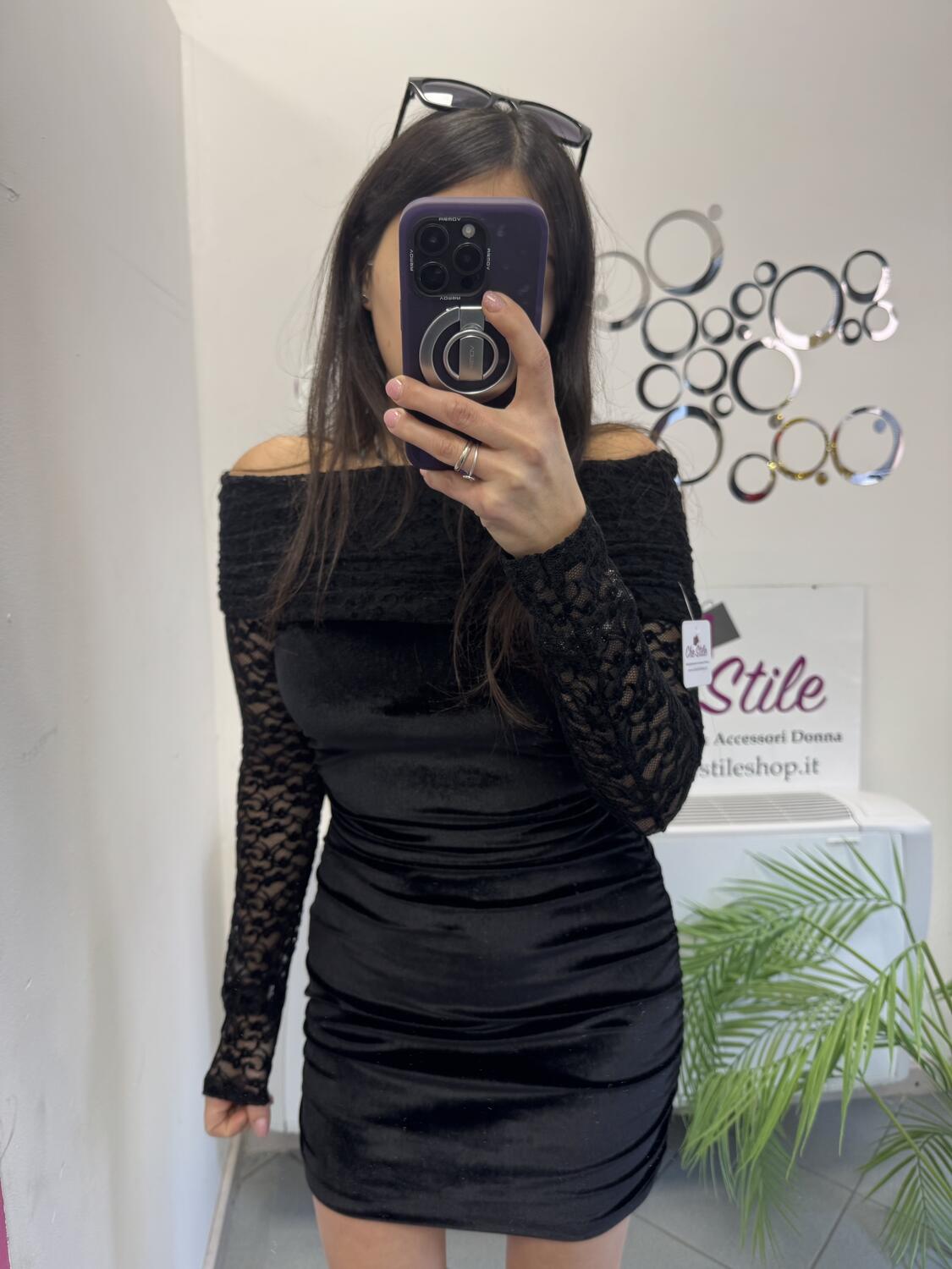 NOVITÀ Abitino in velluto con dettagli in pizzo