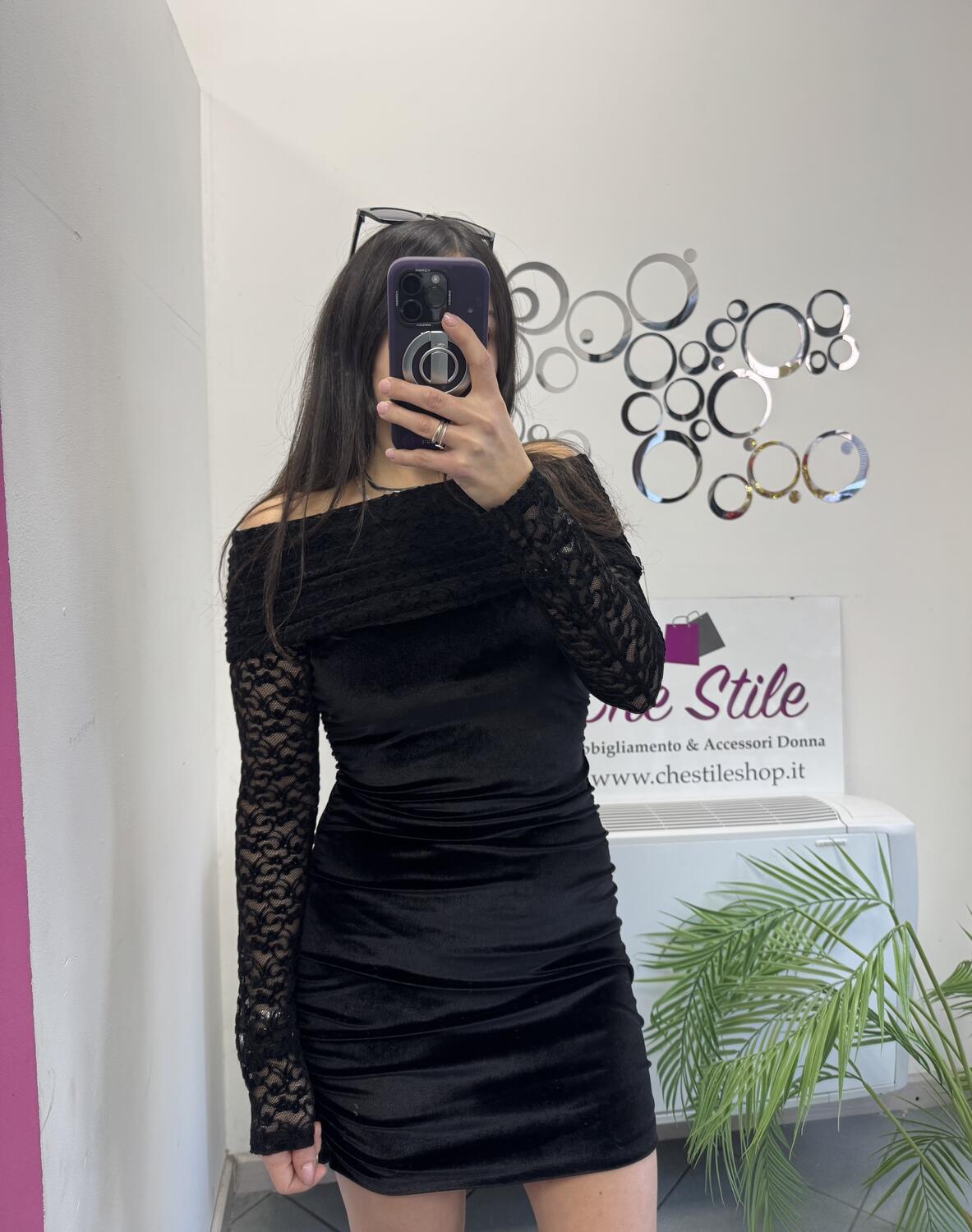 NOVITÀ Abitino in velluto con dettagli in pizzo