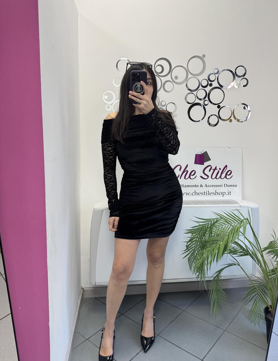 NOVITÀ Abitino in velluto con dettagli in pizzo