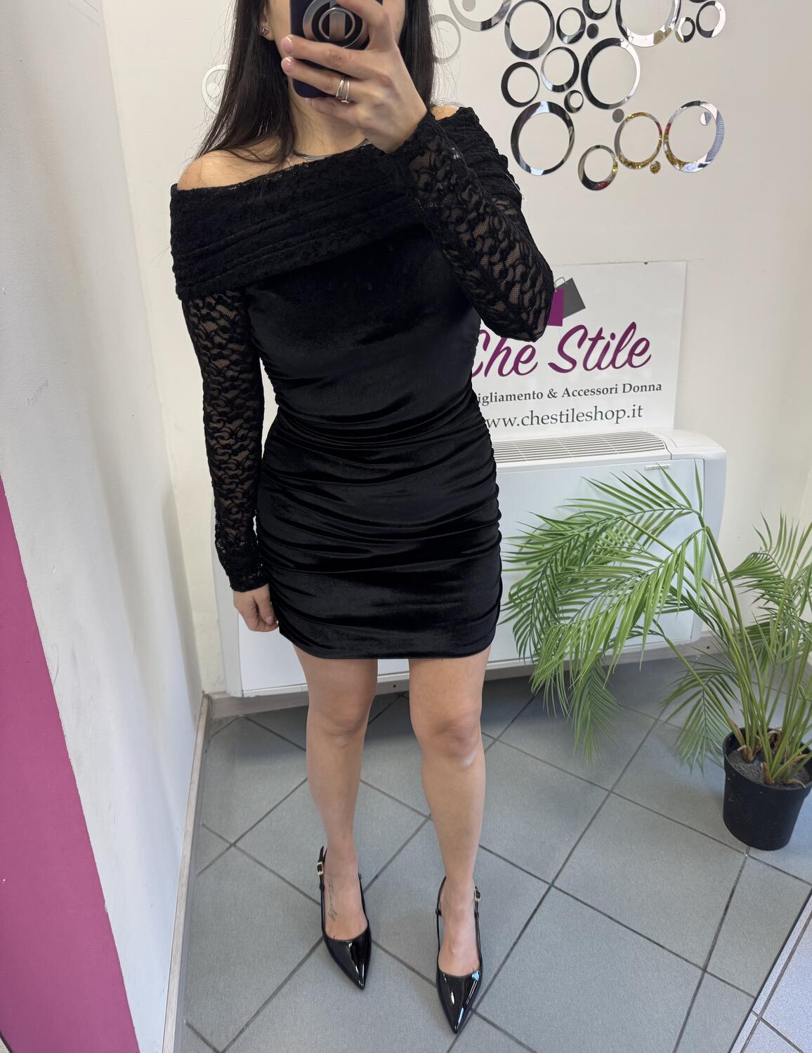 NOVITÀ Abitino in velluto con dettagli in pizzo