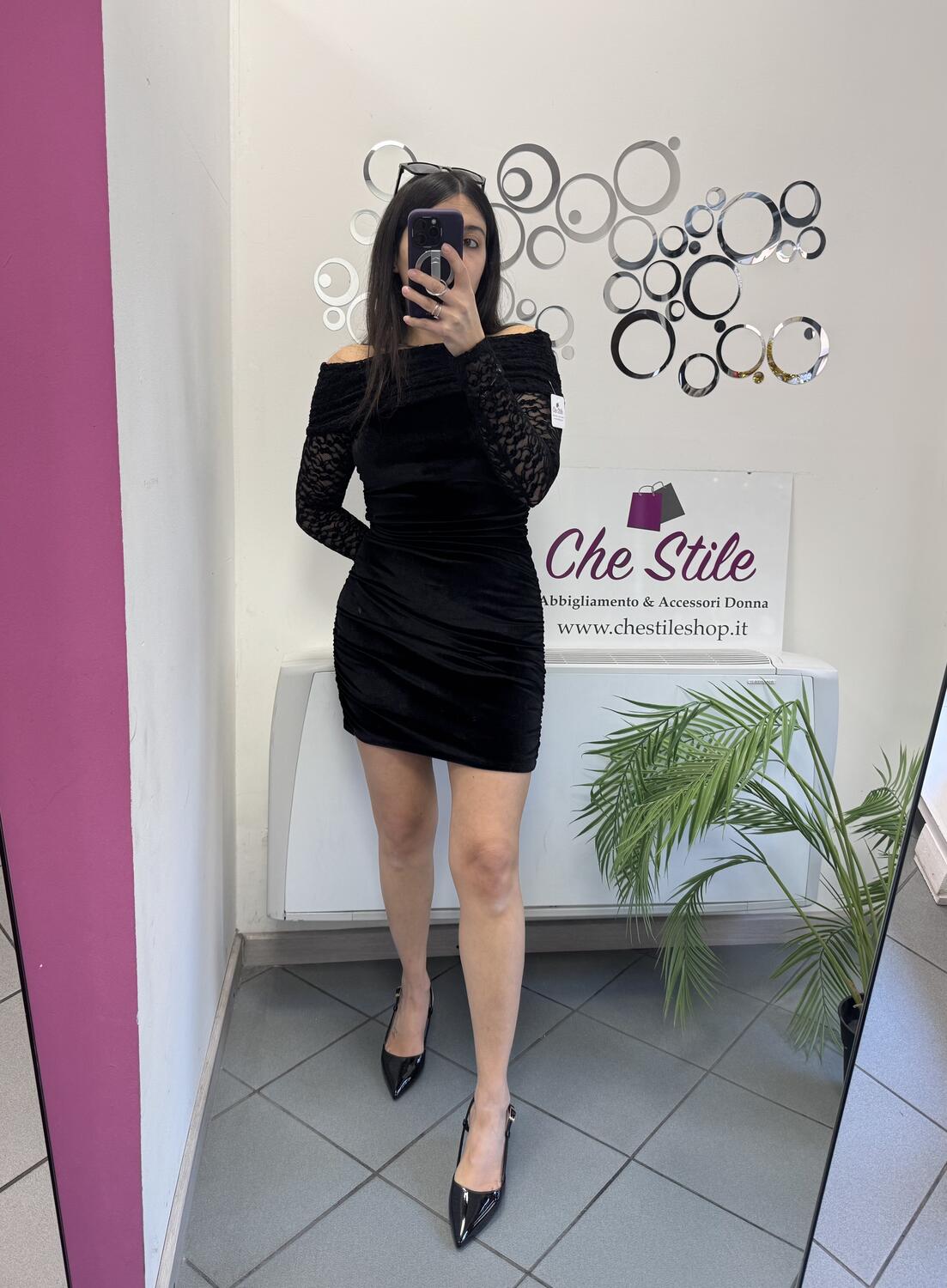 NOVITÀ Abitino in velluto con dettagli in pizzo