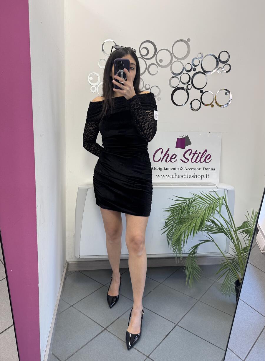 NOVITÀ Abitino in velluto con dettagli in pizzo