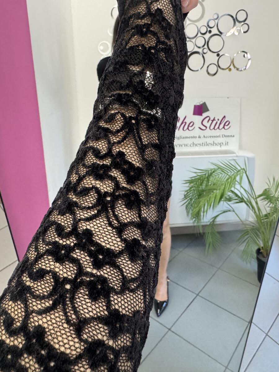 NOVITÀ Abitino in velluto con dettagli in pizzo