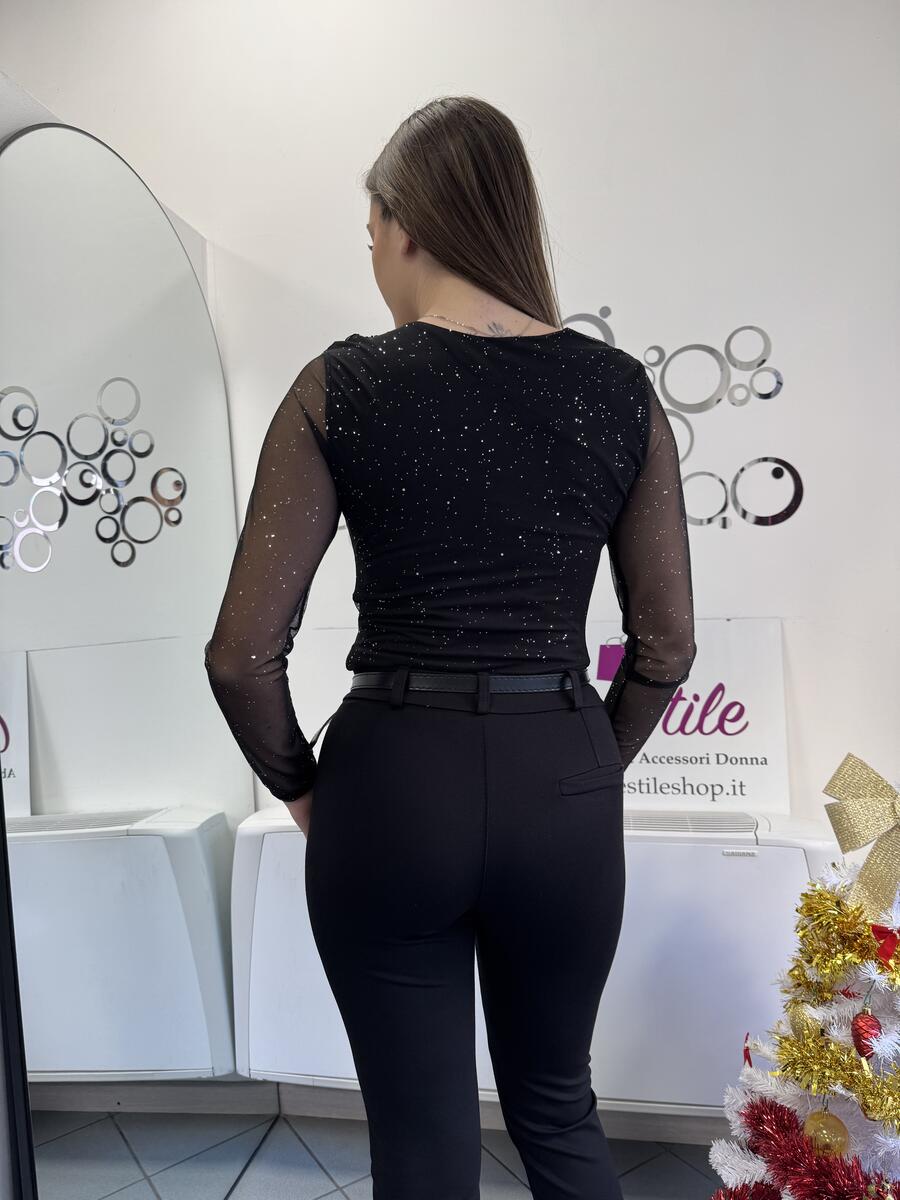 NOVITÀ Maglia brillantini dettaglio dorato