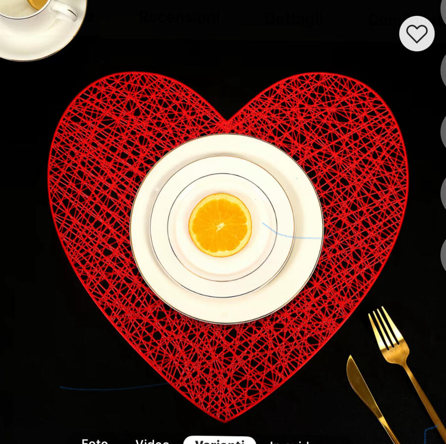Tovaglietta a forma di cuore rossa cangiante diam. Cm 38 pezzi 4 