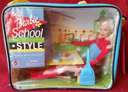 Barbie College Style bambola con accessori - Mattel - 55670
