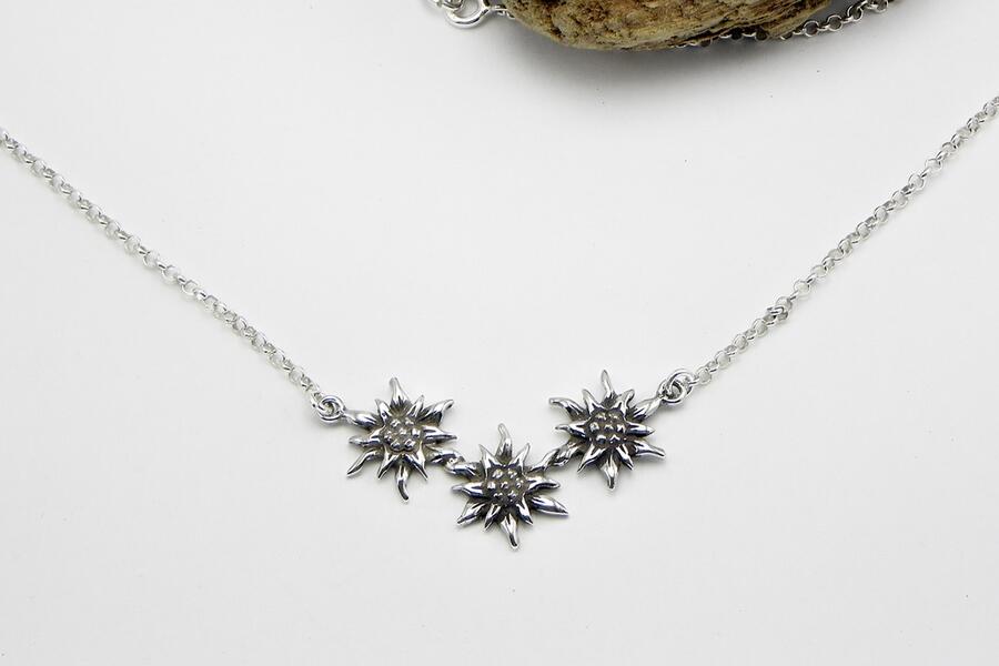 Girocollo Edelweiss 3 fiori rigido 3p
