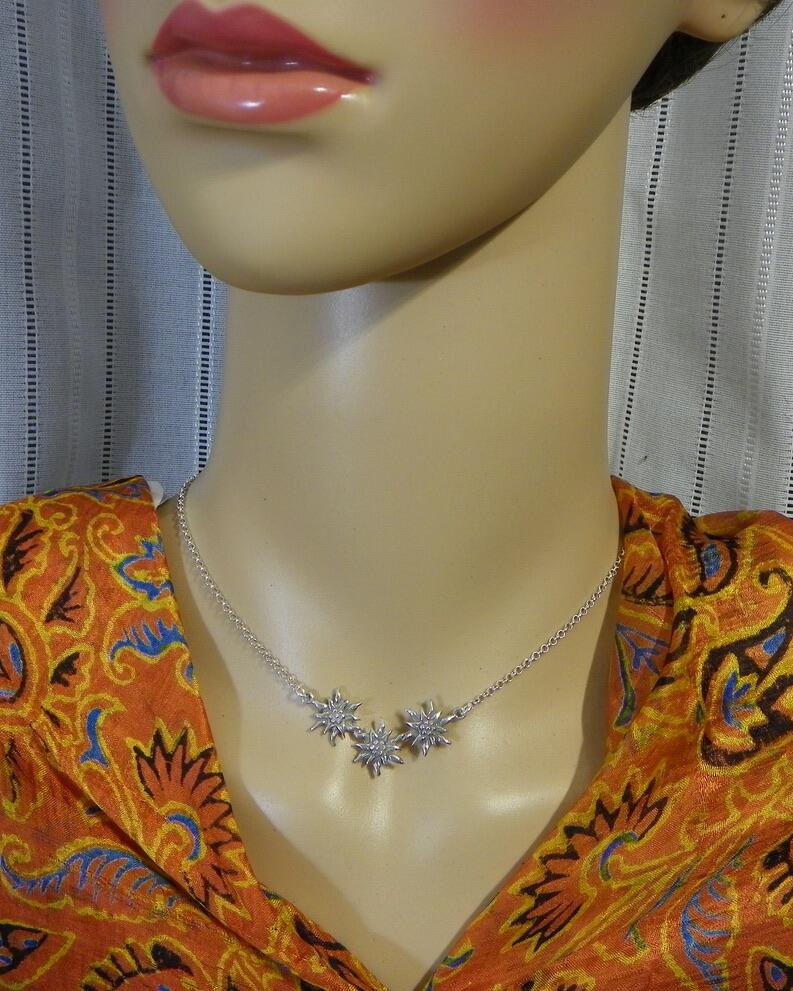 Girocollo Edelweiss 3 fiori rigido 3p