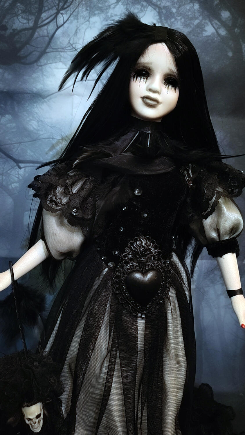 Eleonore la Dama dal Cuore Nero Bambola Gotica 