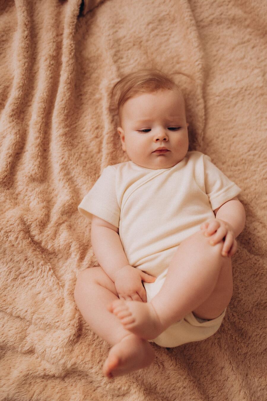 Body Avvolgente in Lana Merino e Seta – Maniche Corte 