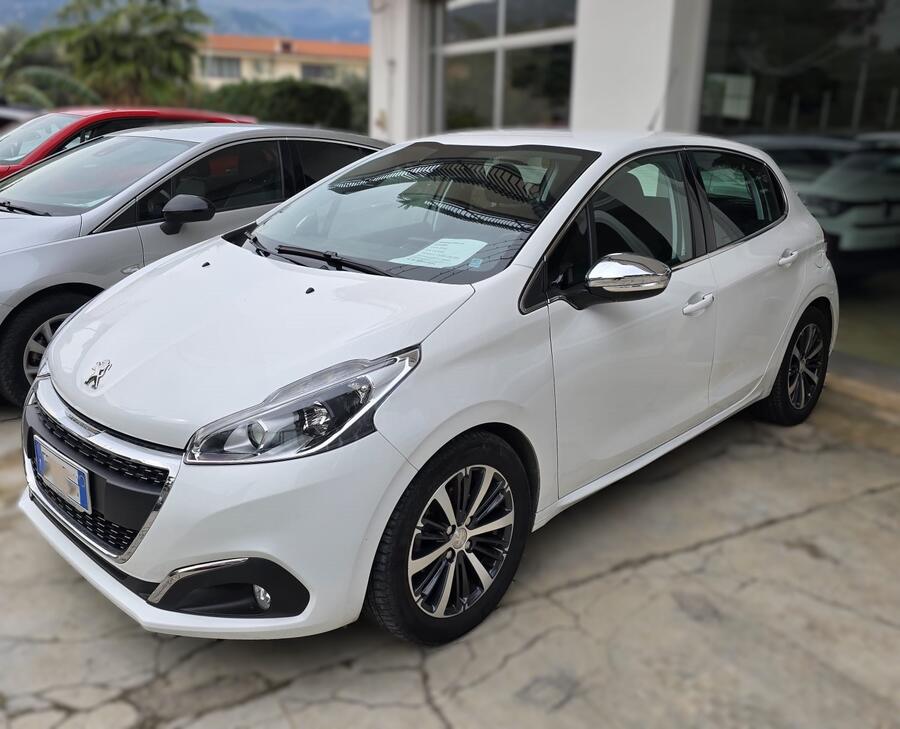 Peugeot 208 1.6 BlueHDi 100 CV GT Line 5p