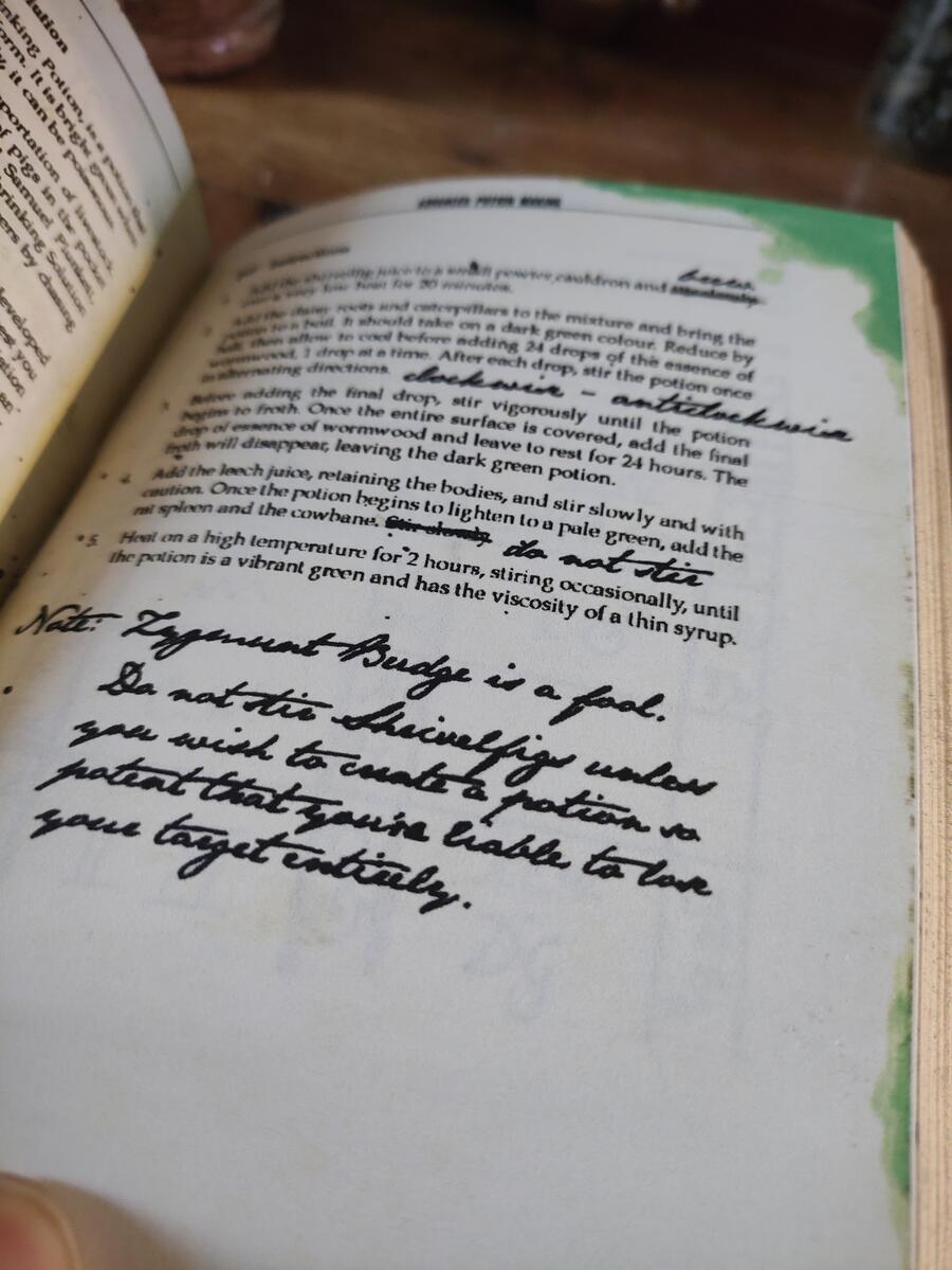 Copia di Advanced Potion Making - Severus Snape (Severus Piton) - Harry Potter - The complete book with an additional herbal and bestiary