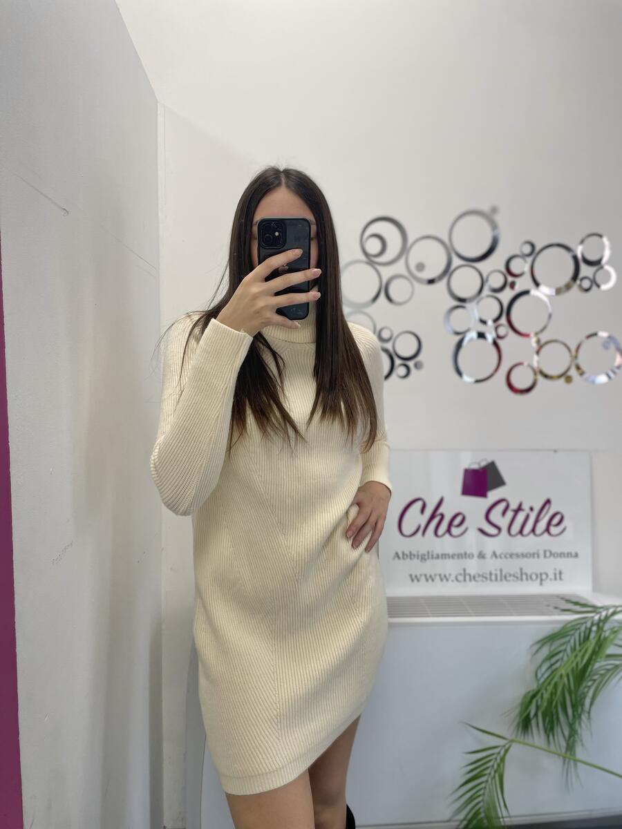 NOVITÀ Abito/maxi pull dolcevita in viscosa