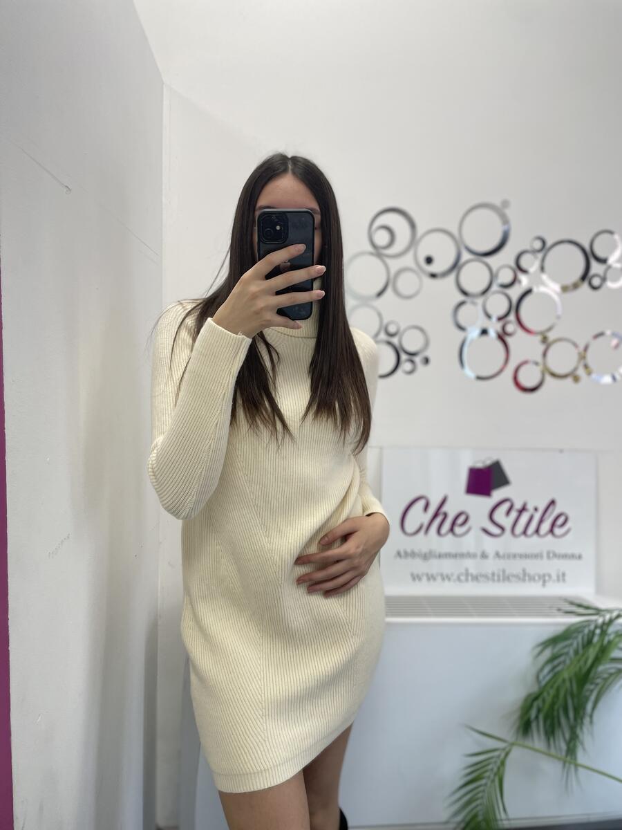 NOVITÀ Abito/maxi pull dolcevita in viscosa