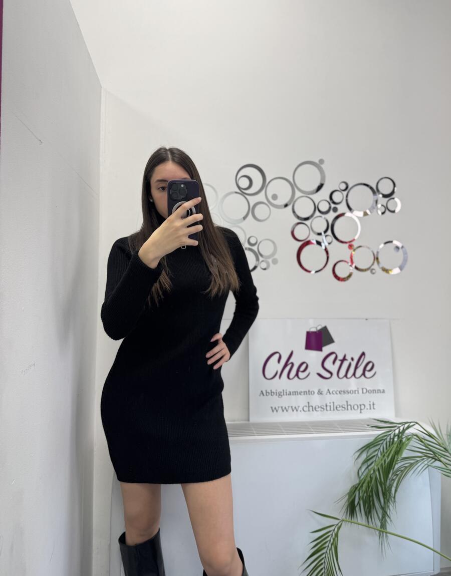 NOVITÀ Abito/maxi pull dolcevita in viscosa