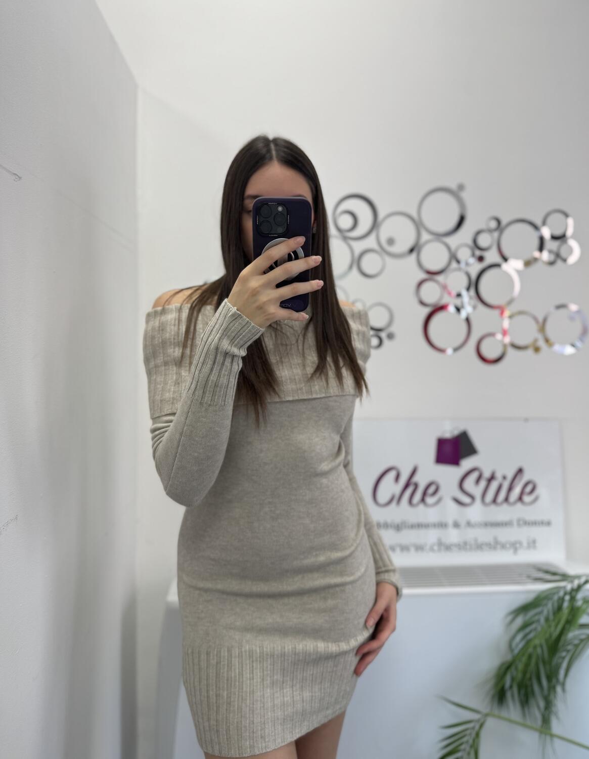 NOVITÀ Abito in maglina collo ad anello