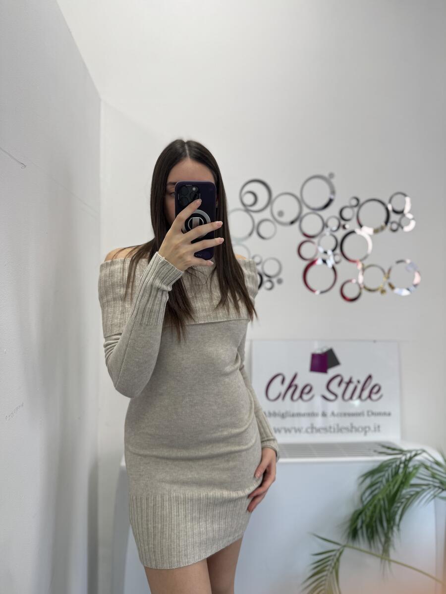 NOVITÀ Abito in maglina collo ad anello