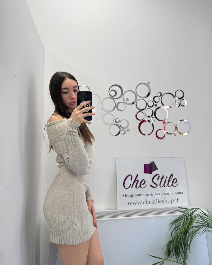 NOVITÀ Abito in maglina collo ad anello