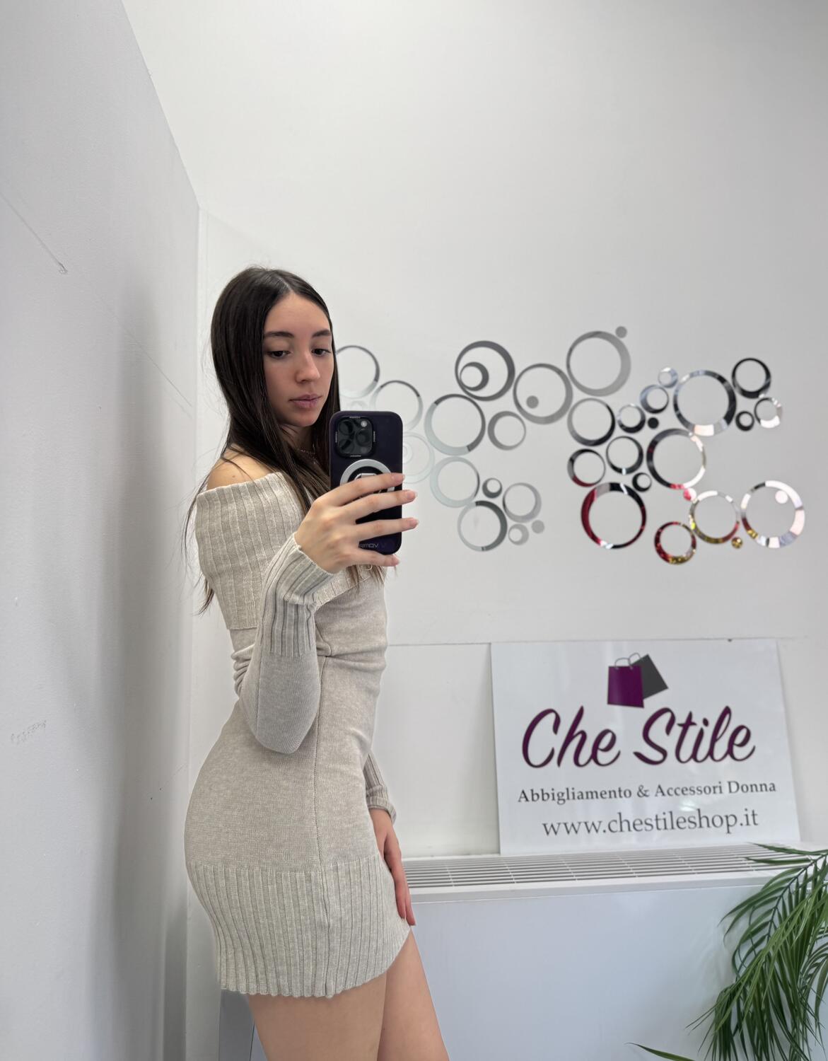 NOVITÀ Abito in maglina collo ad anello