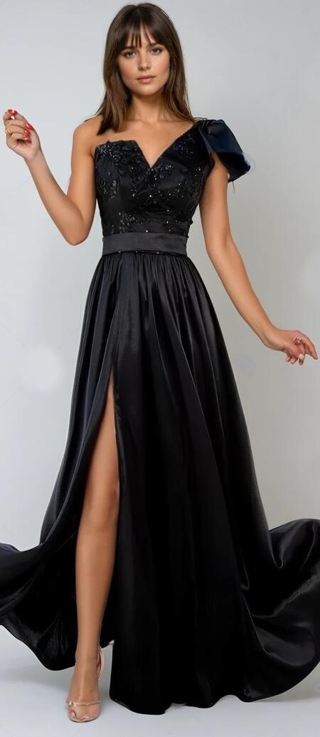 0973 Light satin dress with side slit and nude look bodice