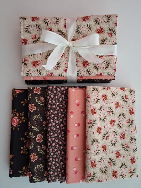 PACK 4 - tessuti americano coordinati 5 fat quarter (5 pz da 50x55 cm) 