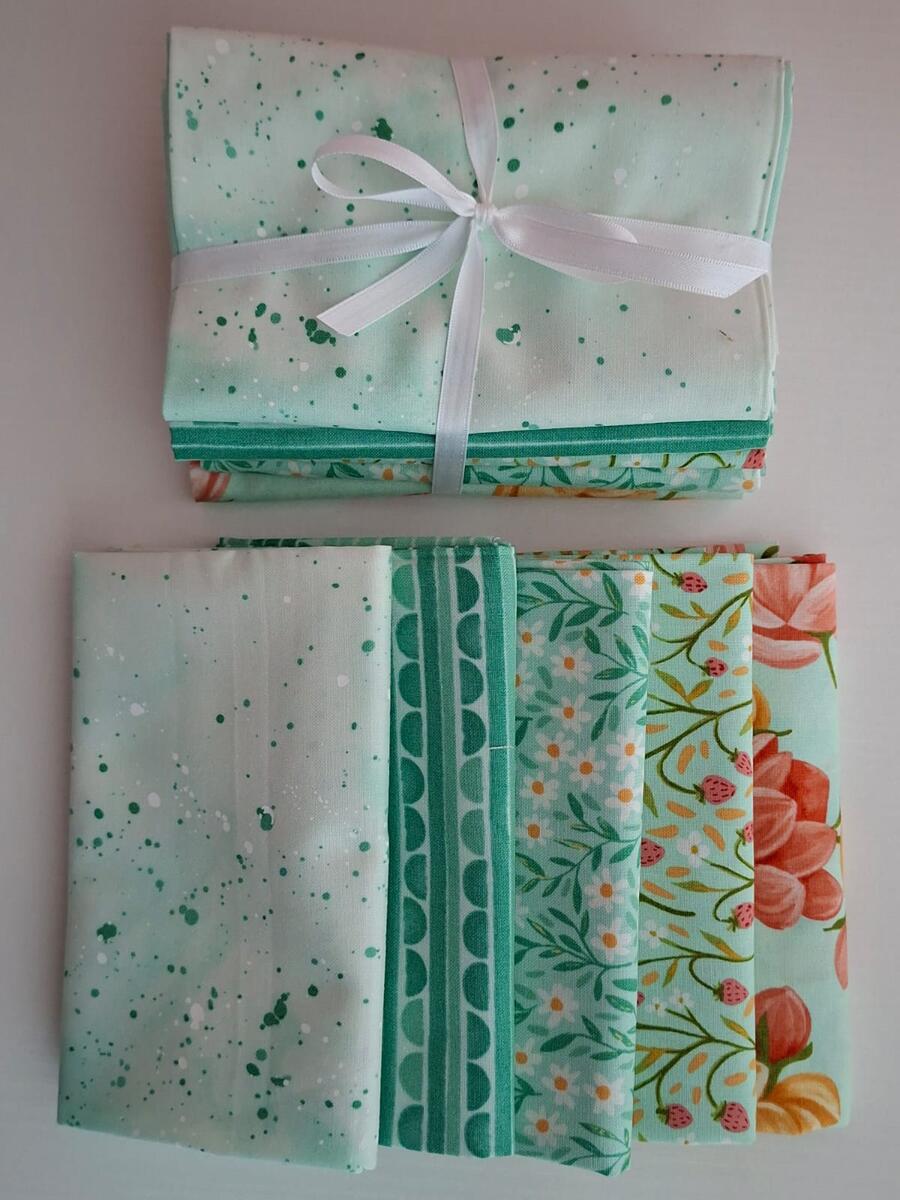 PACK 17 - tessuti americano coordinati 5 fat quarter (5 pz da 50x55 cm) 