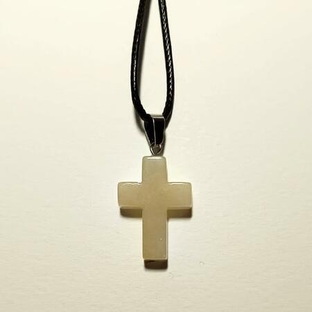 Croce  in vetro bianco opaco con cordino