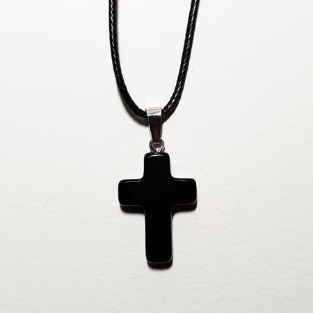 Croce  in pietra naturale onice nero con cordino
