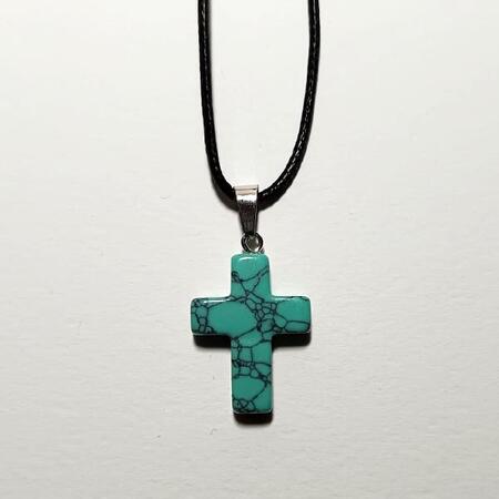 Croce  in pietra naturale turchese con cordino