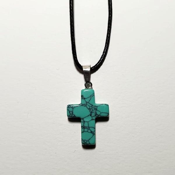 Croce  in pietra naturale turchese con cordino