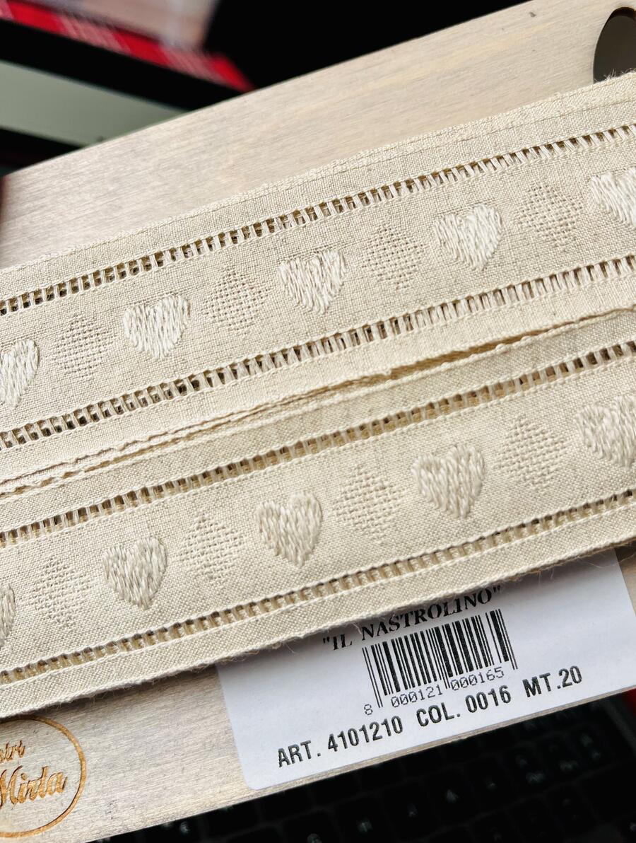 Pizzo I Nastri di Mirta il Nastrolino  écru   cod 210 cuori