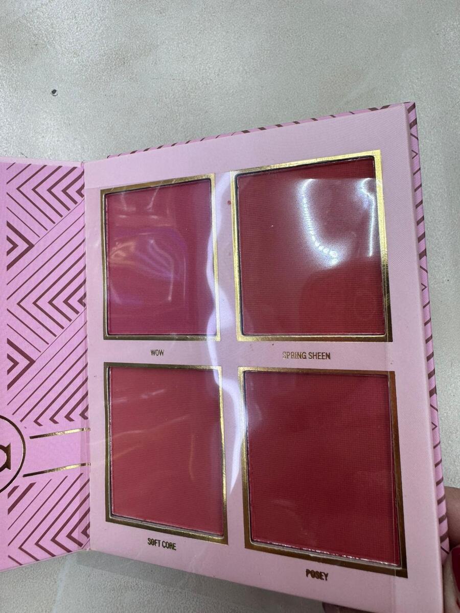 MOCMALLURE MAKEUP KIT 