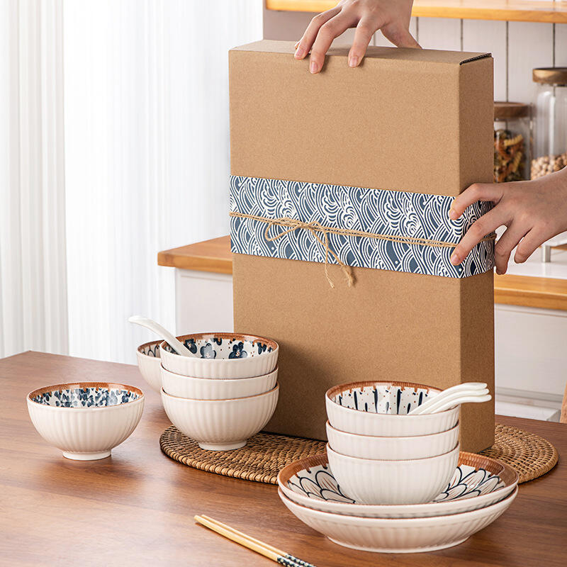 Set in Ceramica stile Giapponese  2 piatti,4 ciotole, 4 cucchiaini ceramica, 4 bacchette Bambu 