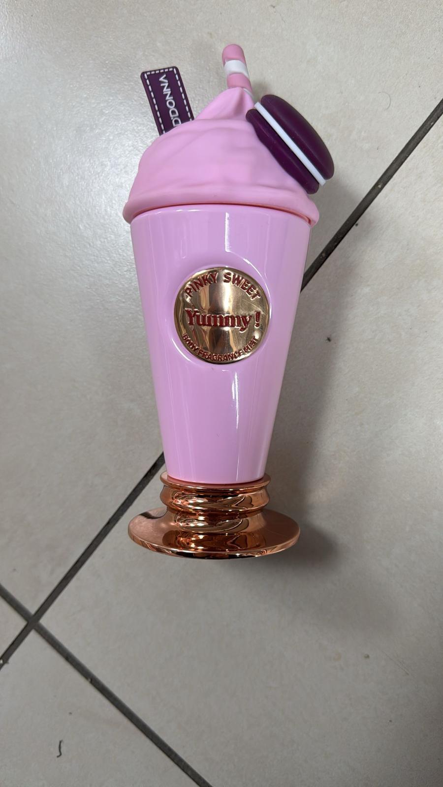 YUMMY PINK SWEET PROFUMO DA 200 ml (Dupe Yum Yum)
 [Quantità minima è di 3 pezzi]