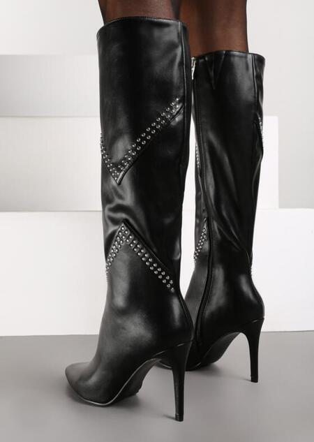 Stivale ecopelle modello camperos con borchie