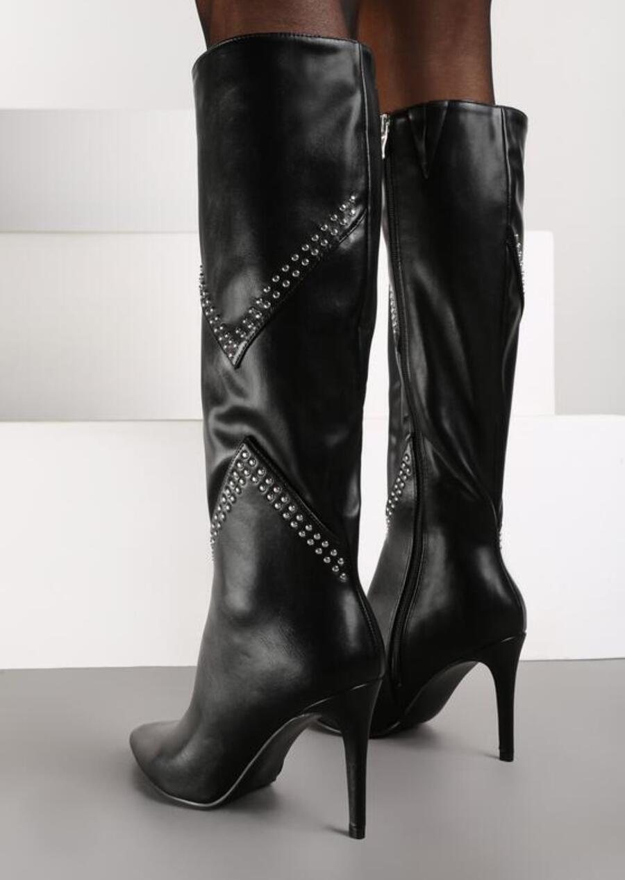 Stivale ecopelle modello camperos con borchie