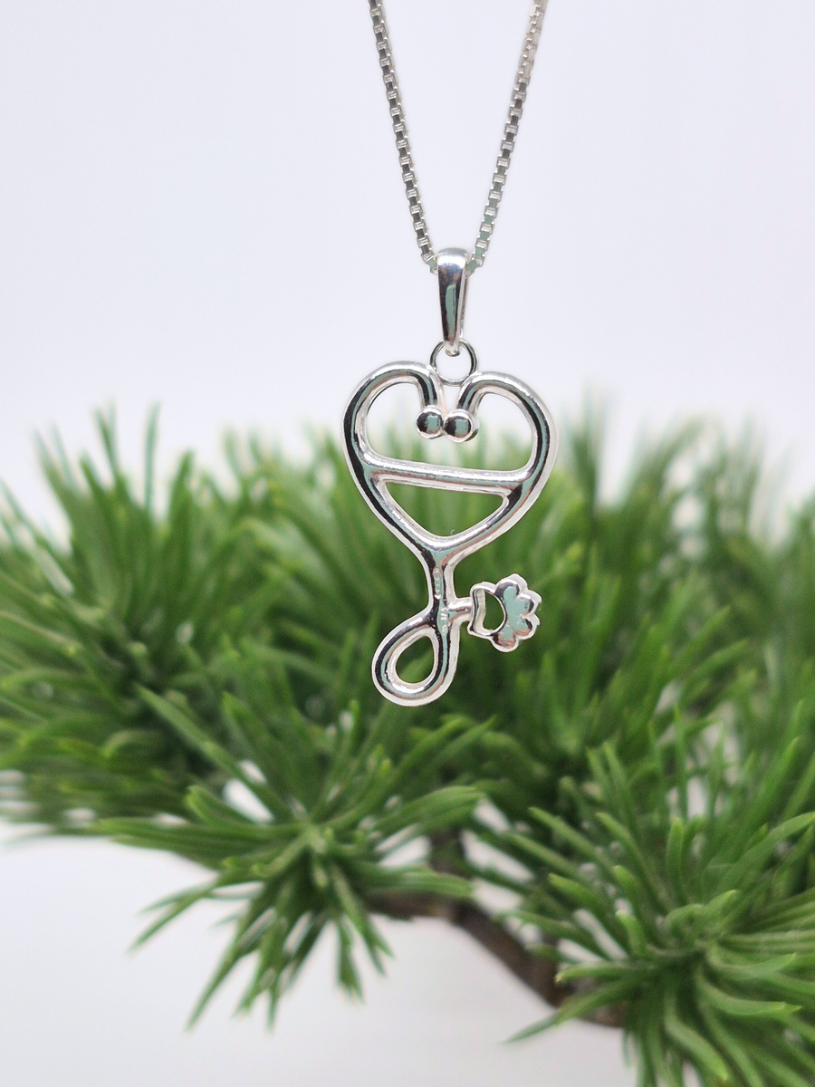 Stetoscopio D’amore, ciondolo