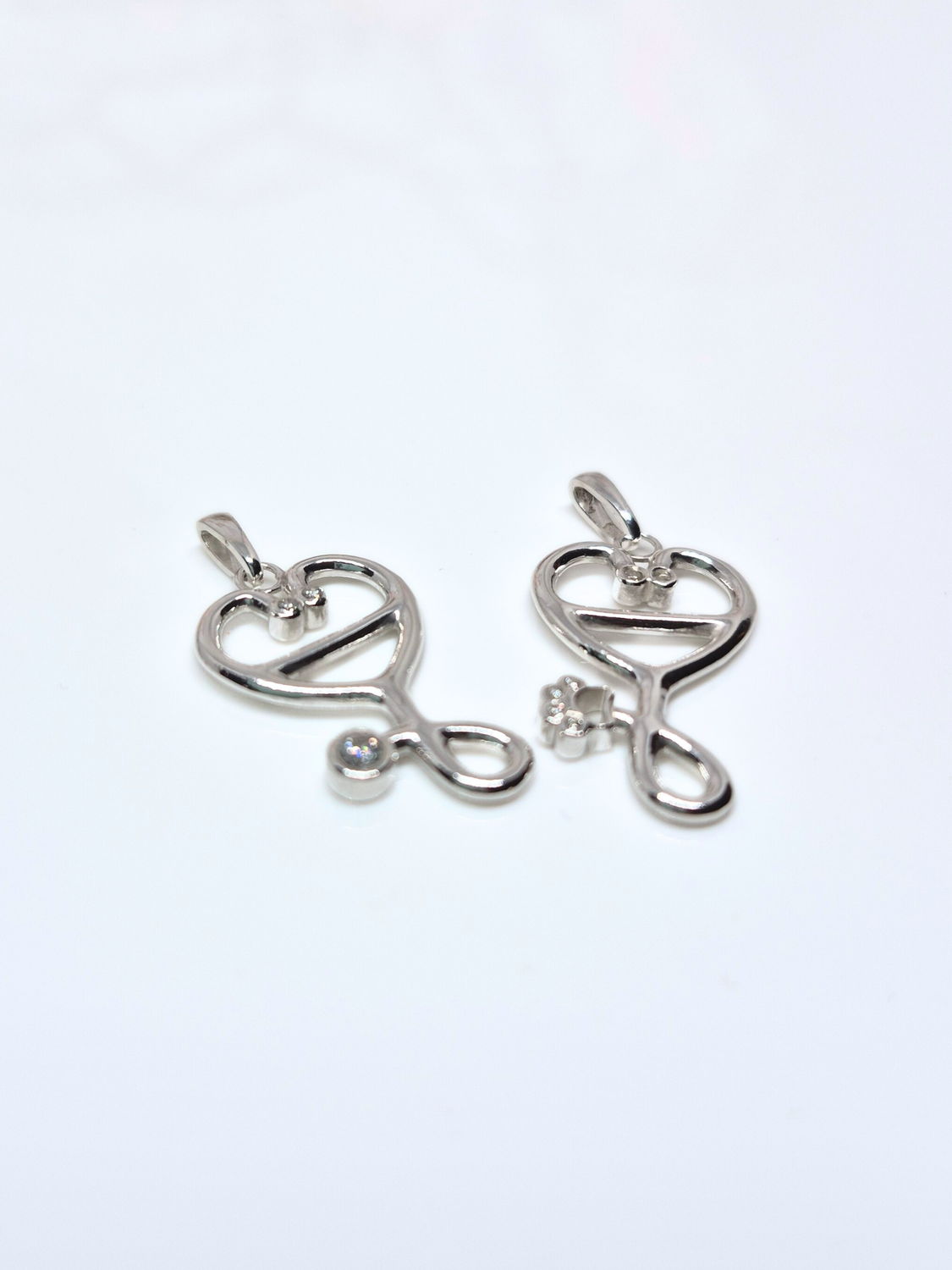 Stetoscopio D’amore, ciondolo