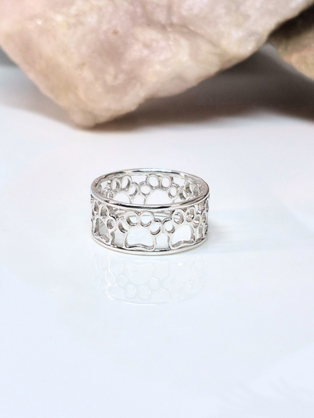 Tracce di zampette, Anello