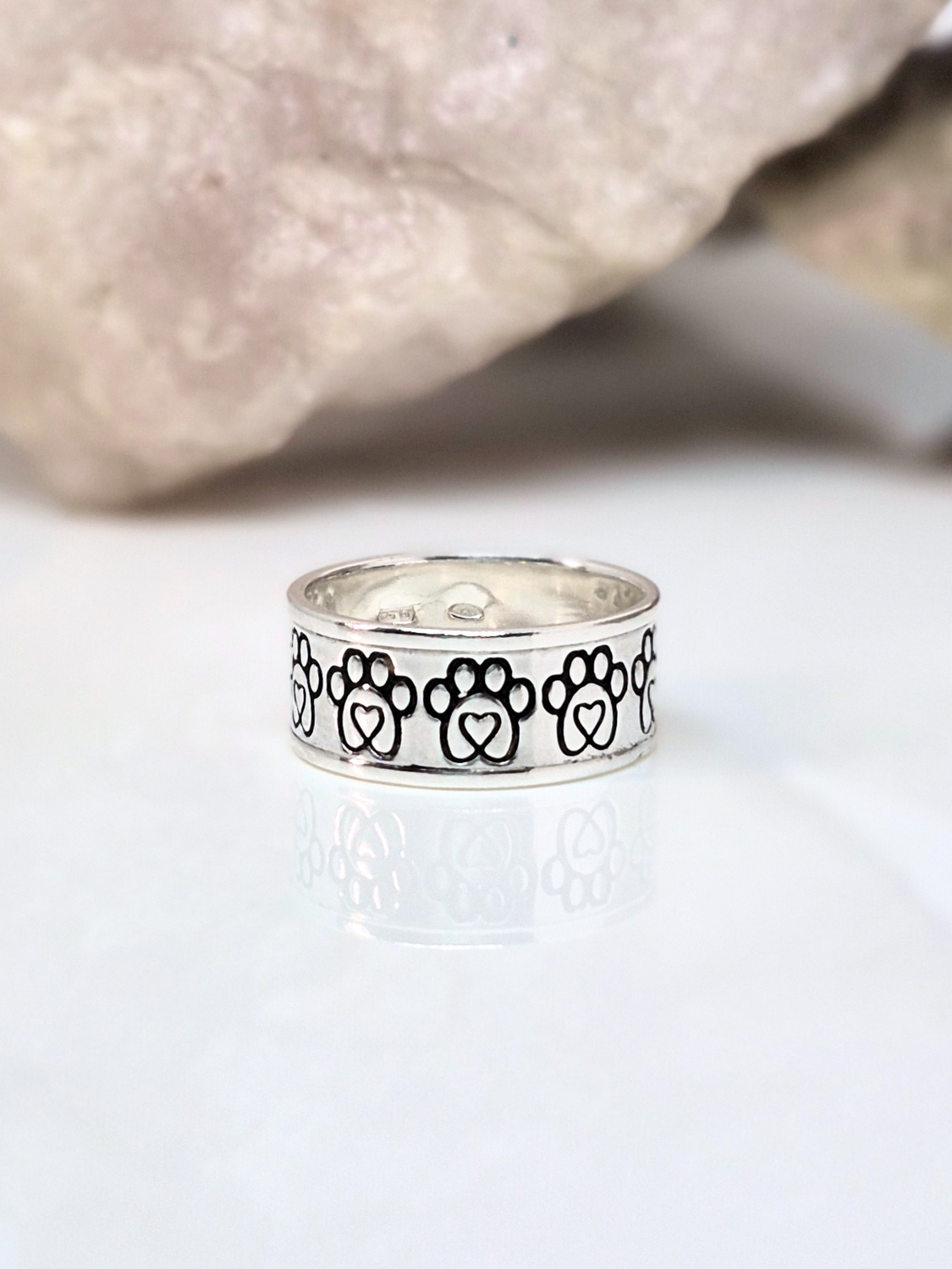 Eternal Heartfelt Paw, Anello